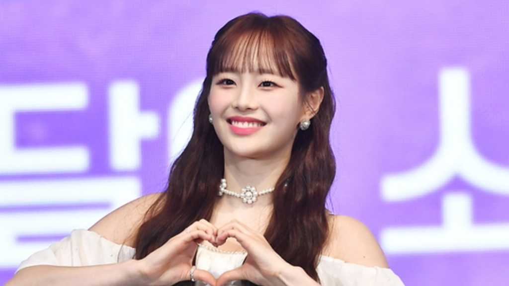 チュウ、金髪ロングで衝撃的な変身！初のソロフルアルバム「XO, my cyberlove」予告イメージ公開