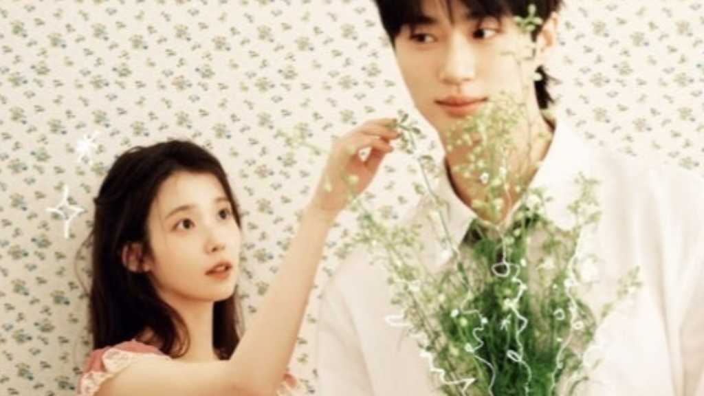 IU＆ビョン・ウソク、密着ショットからソロカットまで…結婚式をイメージしたグラビアを公開