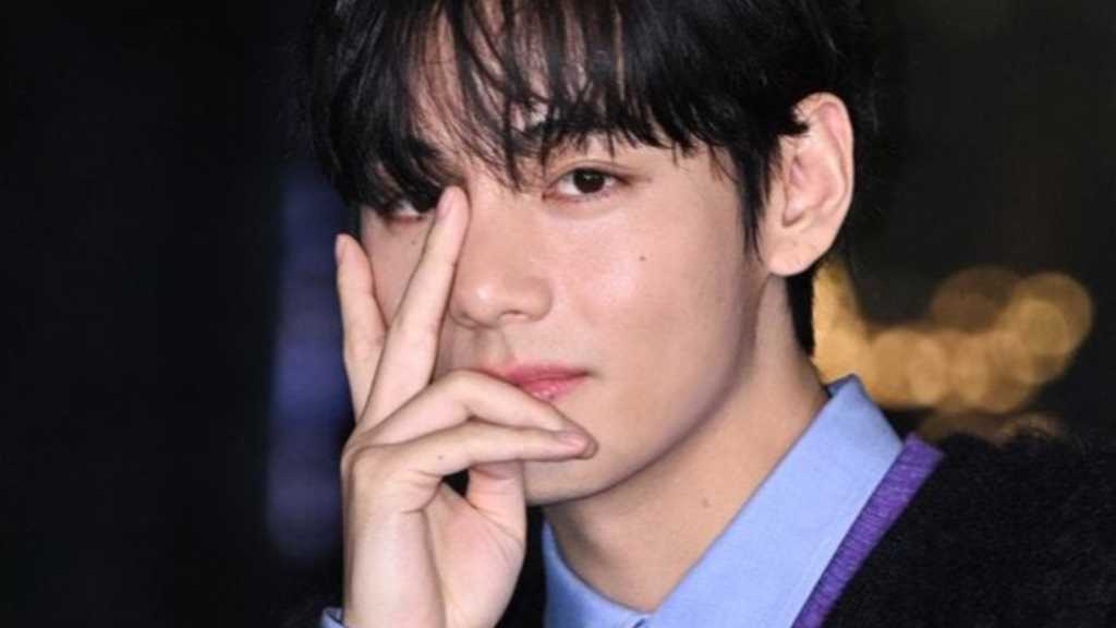 BTSのV、下着のような部屋着まで！？飾らない日常ショットをファンに共有