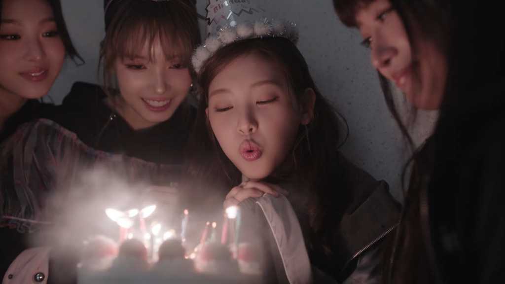 Baby DONT Cry、タイトル曲「Bittersweet」MV公開…涙を流すメンバーたちの姿に注目