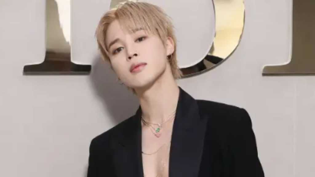 BTS ジミン、上裸にジャケット姿で登場！BLACKPINK ジス＆中谷美紀ら「DIOR」ファッションショーに出席