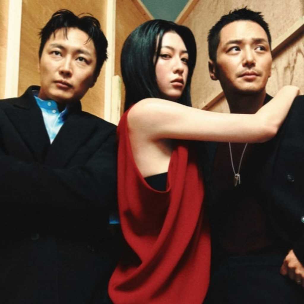 ピョン・ヨハン&ノ・ジェウォン&三吉彩花、密着ショットも!映画「タチャ:ベルゼブブの歌」俳優3人のグラビアが話題に