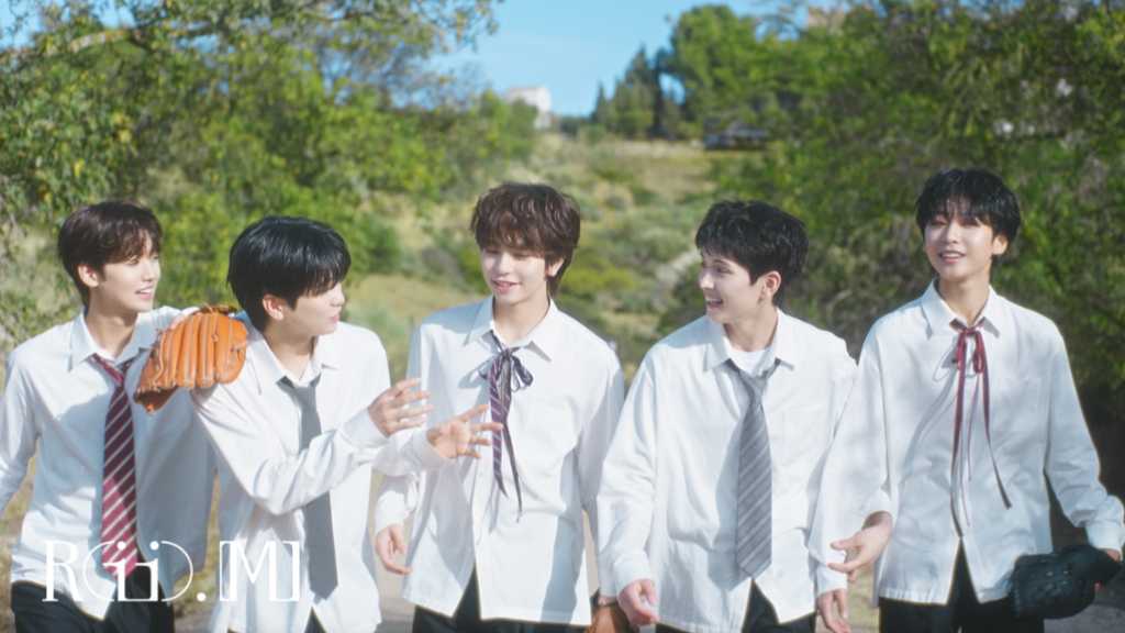 全員10代の日本人5人組ボーイズグループVIBY、デビュー曲「Mi*light」MV公開!スペインで撮影した美しい映像に注目