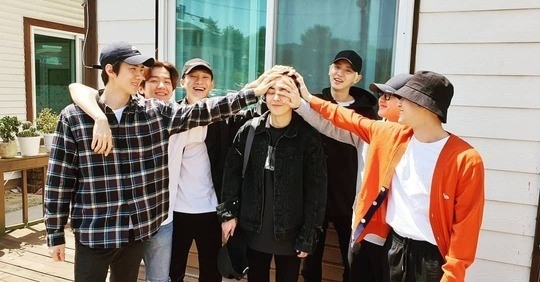 Exo チャンヨル シウミンの入隊お見送りの記念ショット公開 東方神起 チャンミンも一緒に 和やかな雰囲気が話題 動画あり Kstyle