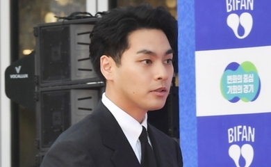 【PHOTO】柳楽優弥＆クァク・シヤンら「第28回富川国際ファンタスティック映画祭」のレッドカーペットに登場