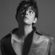 BTS(防弾少年団)のV、抜群のビジュアルで魅了…「CELINE」アンバサダー抜擢後の初グラビアに注目