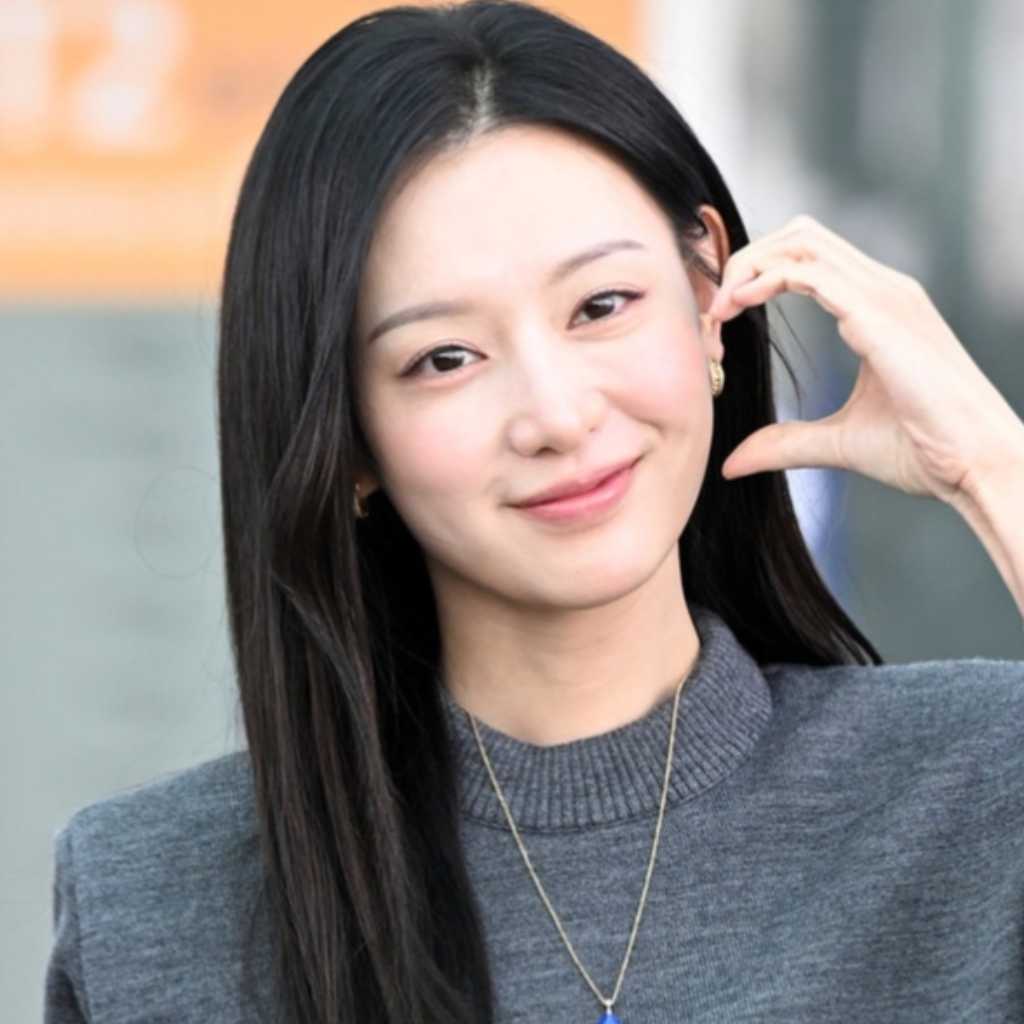 【PHOTO】キム・ジウォン、海外スケジュールのため出国（動画あり）