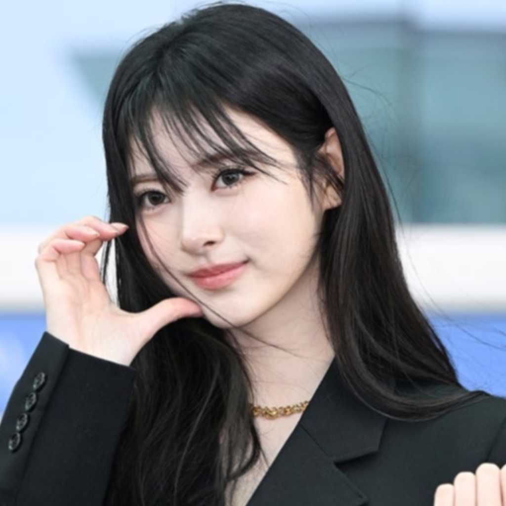 【PHOTO】MEOVV アンナ、ファッションウィークに出席するためフランスへ出国（動画あり）