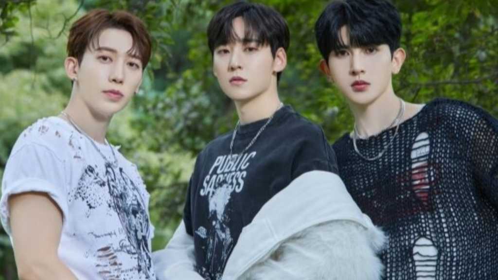 UKISS フン＆キソプ＆ケビン、新ユニット「UX1」を結成！ファンに挨拶…日本公演にも期待（動画あり）