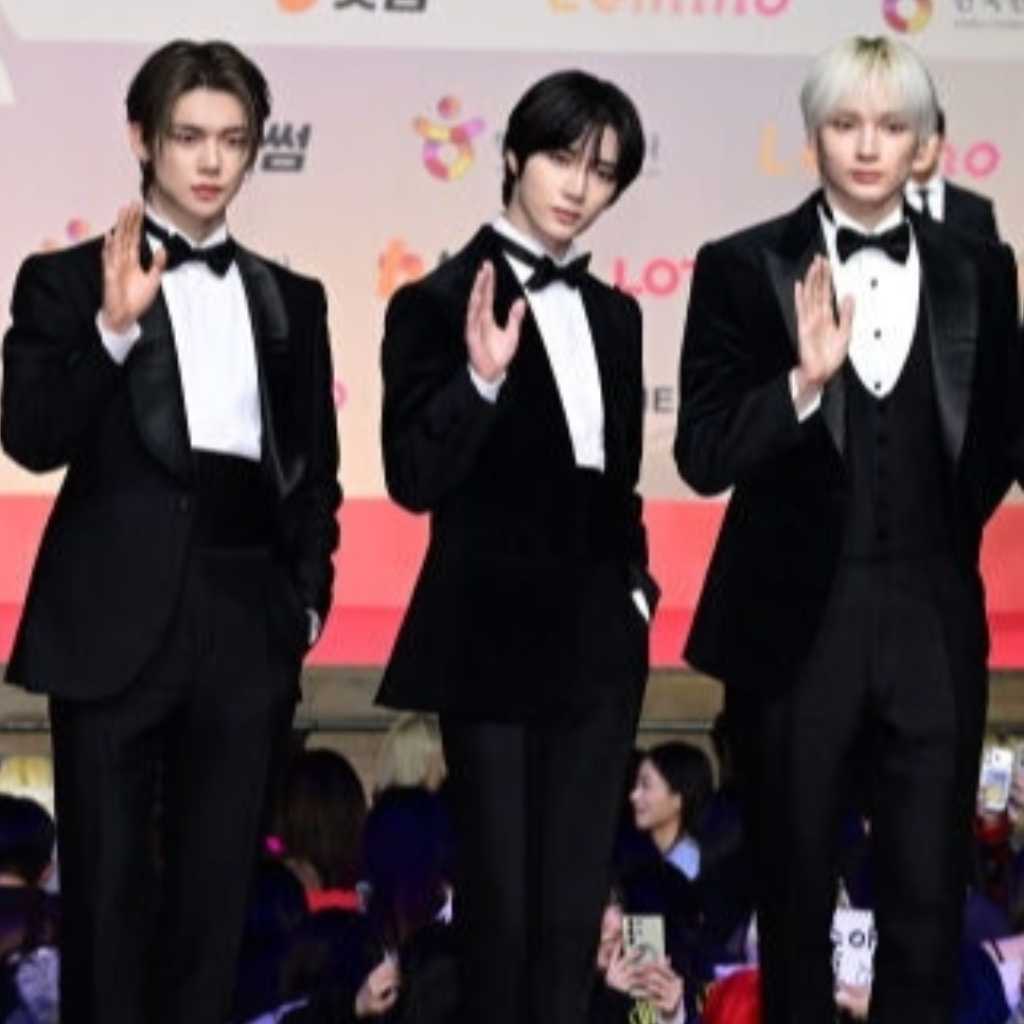 【PHOTO】TOMORROW X TOGETHER「2025 SBS歌謡大典」レッドカーペットに登場