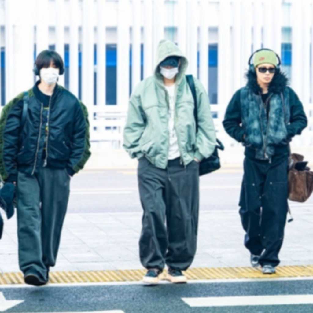 【PHOTO】TOMORROW X TOGETHER、ワールドツアーのシンガポール公演のため出国