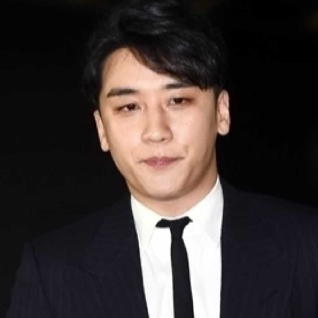 元BIGBANGのV․I、近況ショットがネット上で拡散…変わった姿に注目