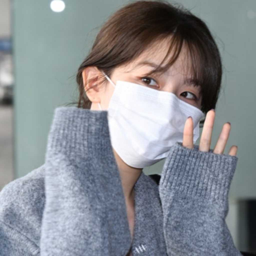 【PHOTO】Red Velvet スルギ＆アイリーン、コンサートツアーのため日本へ出国（動画あり）