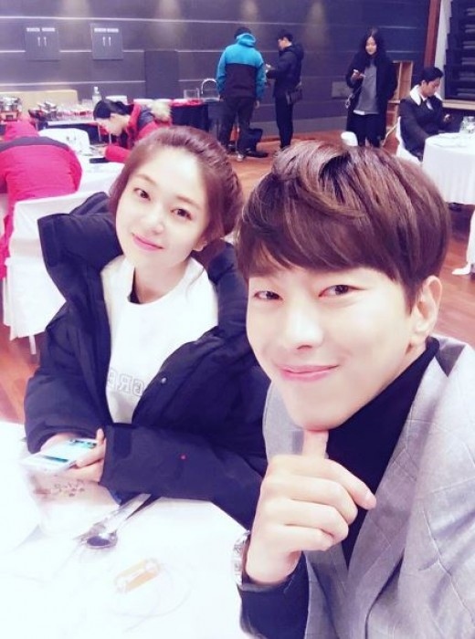 ユン ヒョンミン ペク ジニ 破局説を一蹴 交際は変わらず順調 Kstyle