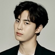 VIXX ホンビン、生配信中に先輩アイドルを卑下？議論に謝罪「本当に申し訳ない…これは過ちだ」