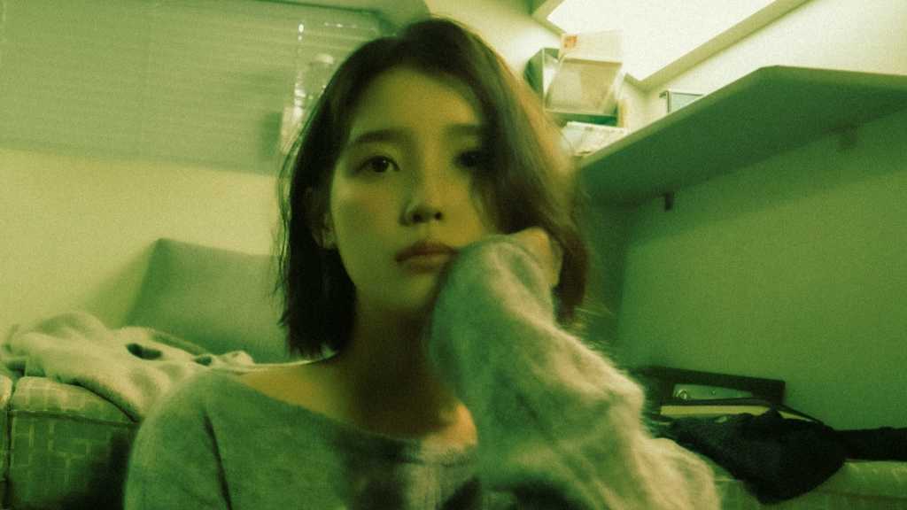 IU、ショートヘアに変身！デジタルシングルのコンセプトフォトが話題に