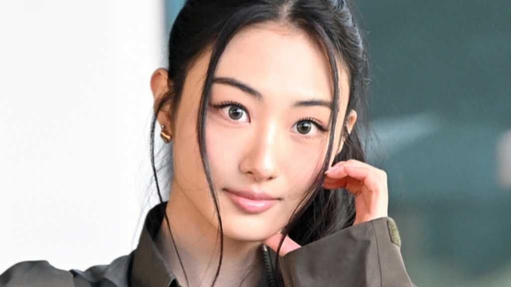 【PHOTO】MEOVV ガウォン、海外スケジュールのため出国