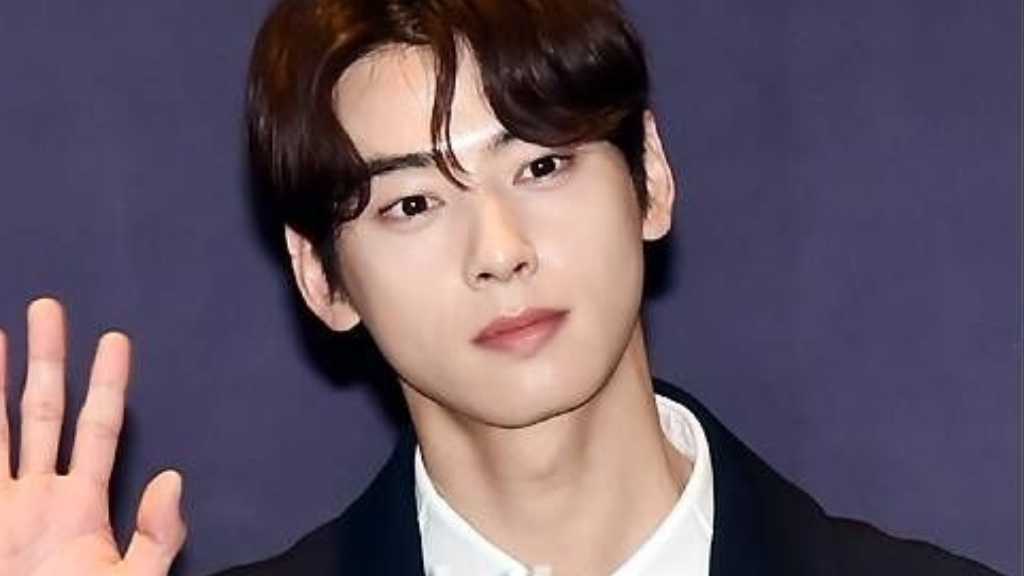 “入隊中”ASTRO チャウヌ、SEVENTEEN ドギョム＆スングァンを応援！変わらぬ友情をアピール