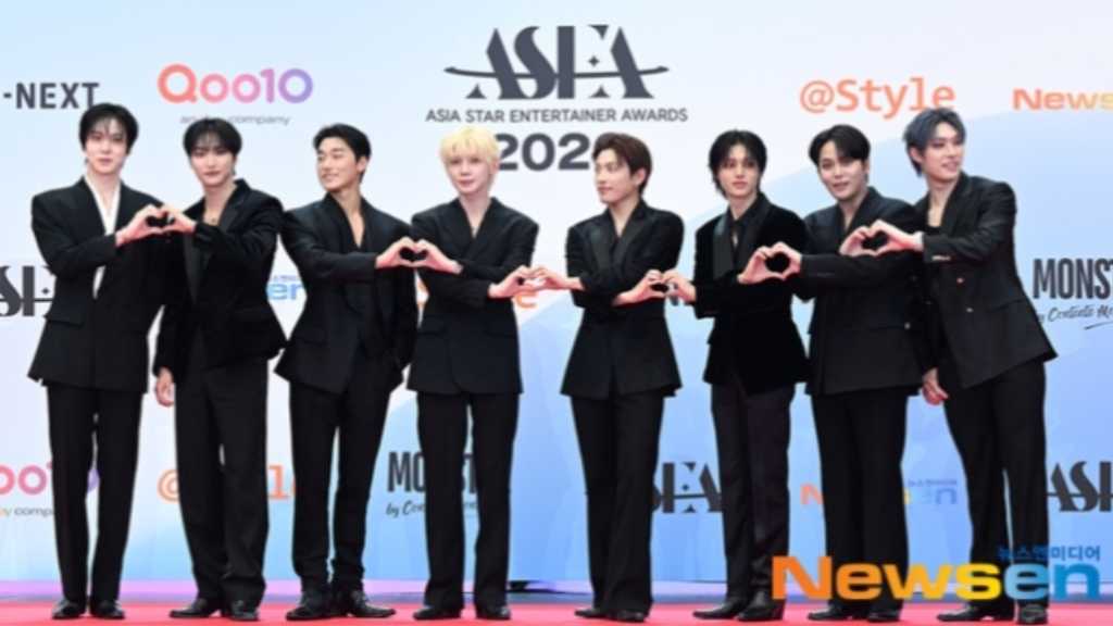 【PHOTO】ATEEZ「ASEA 2026」2日目のレッドカーペットに登場