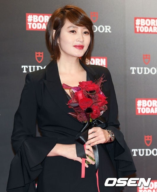 Photo キム ヘス ユ ジテ 時計ブランドのオープン記念イベントに出席 Kstyle