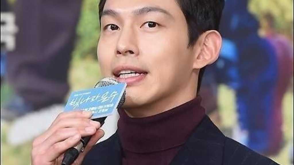 “不倫疑惑”元UN チェ・ジョンウォン、潔白を証明…裁判部が1審の判決を破棄