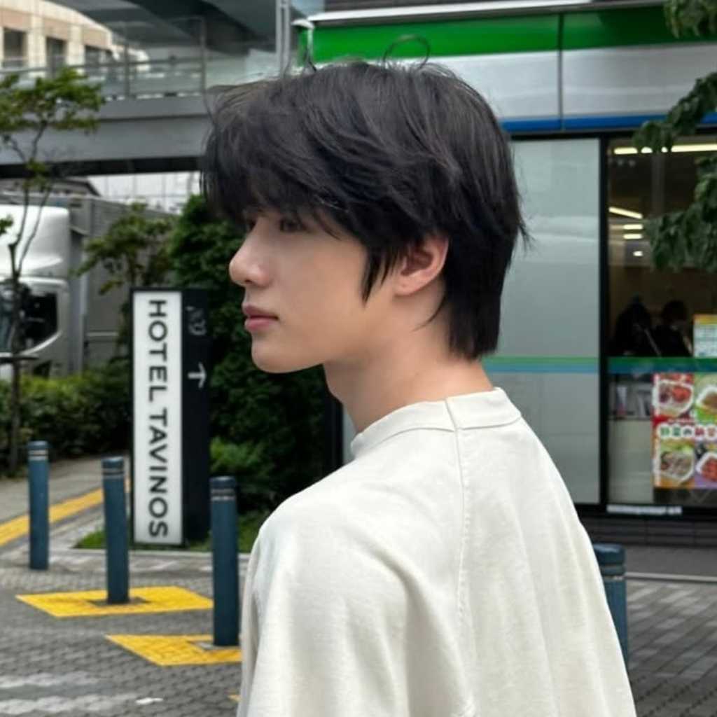 TOMORROW X TOGETHER ボムギュ、日本滞在ショットを公開…遊び心あふれる投稿に注目