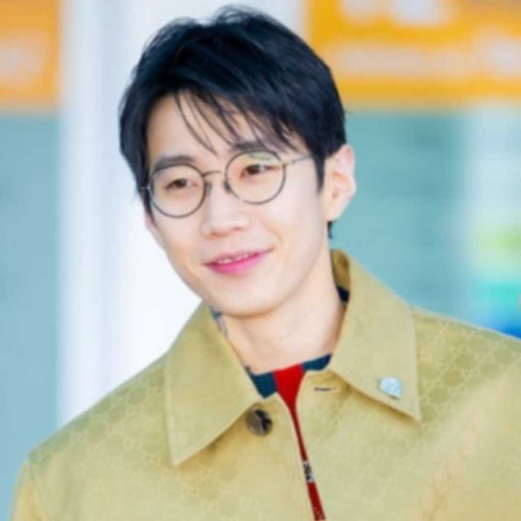 【PHOTO】パク・ジェボム、ファッションウィークに出席するためイタリアへ出国