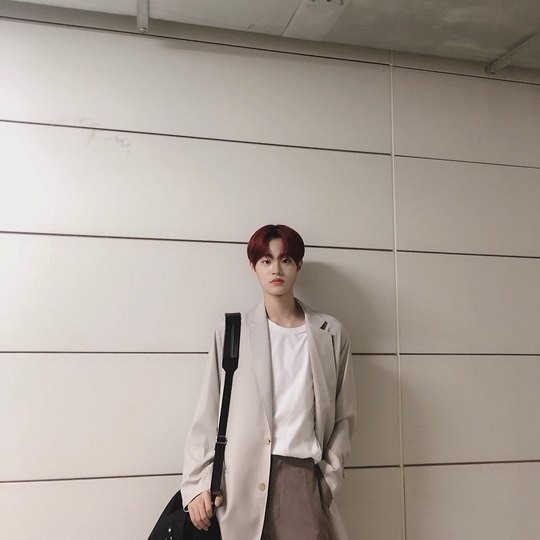 Ab6ix イ デフィ まるでモデル オーバーサイズジャケットで抜群のファッションセンスを披露 Kstyle