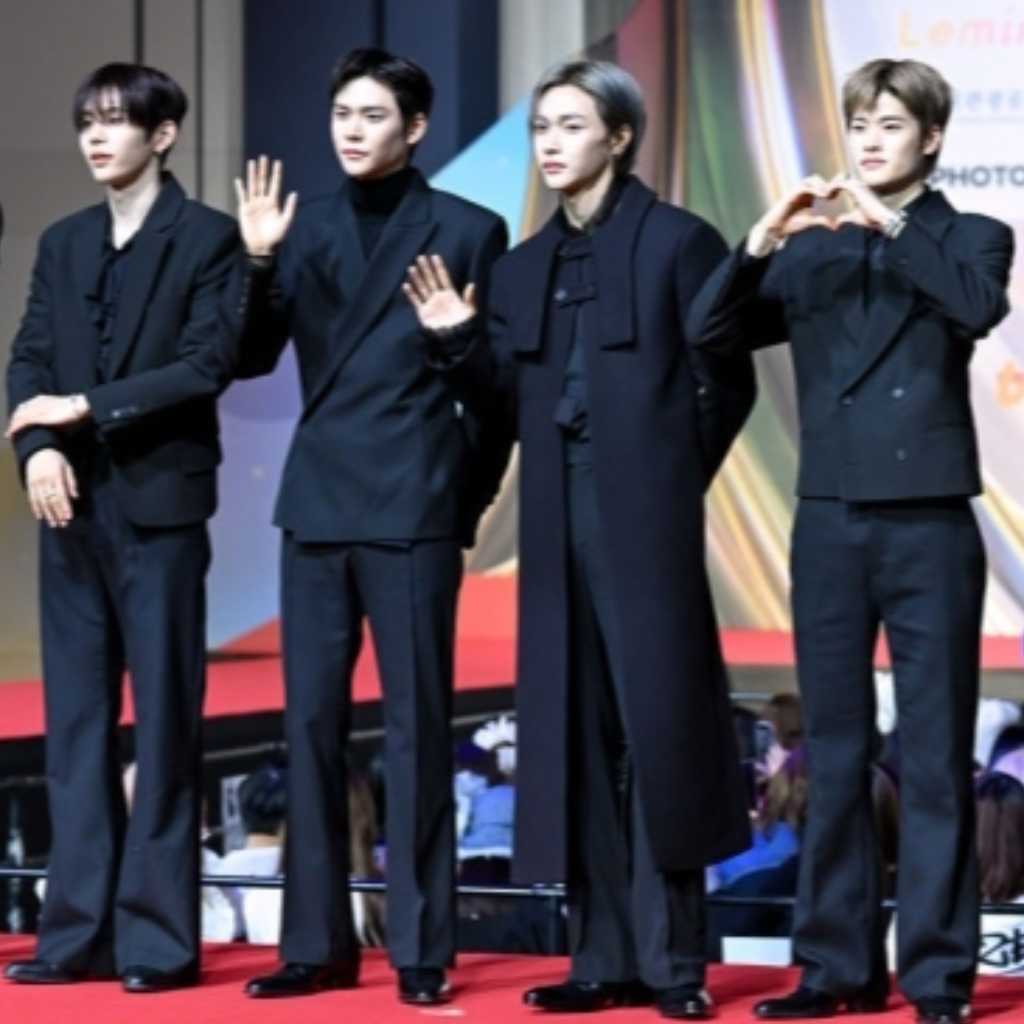 【PHOTO】RIIZE「2025 SBS歌謡大典」レッドカーペットに登場