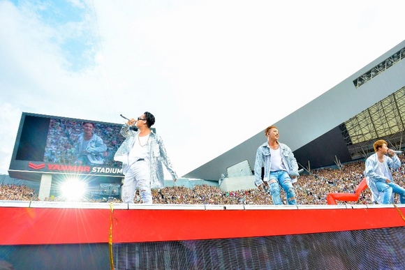 Bigbang デビュー10周年記念スタジアムライブに16万5 000人が熱狂 Kstyle
