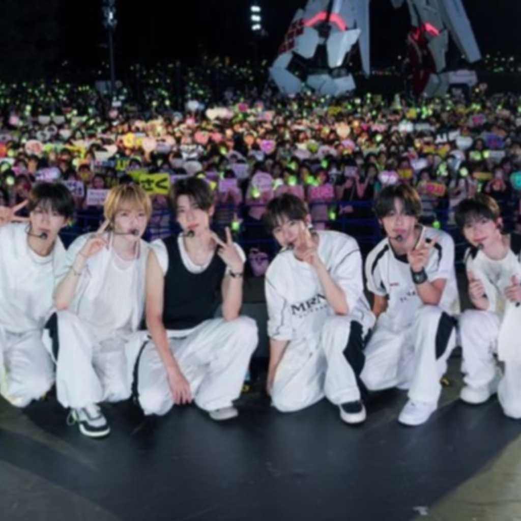 NCT WISH、ダイバーシティ東京でのショーケースにファン集結！TRFのDJ KOOも登場・パフォーマンスを絶賛