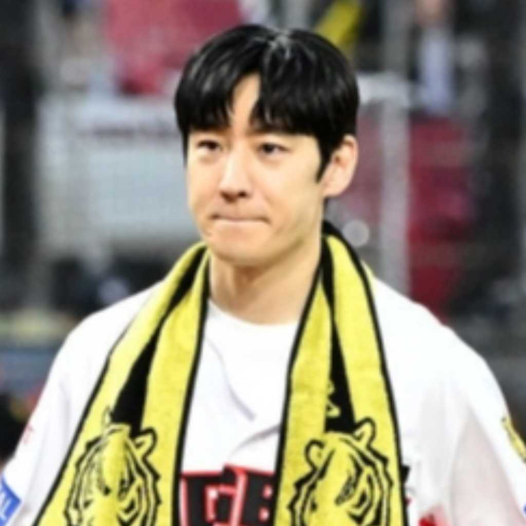 【PHOTO】イ・ジェフン&ペ・ユラム、始球・始打式に登場…明るい笑顔