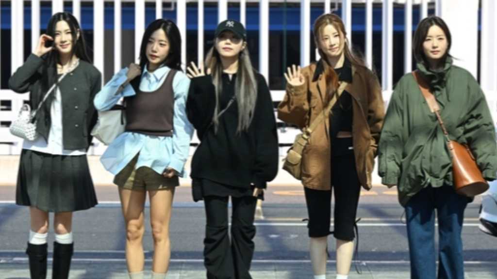 PHOTO】Apink、アジアツアーのため香港へ出国…手を繋ぐメンバーも - Kstyle