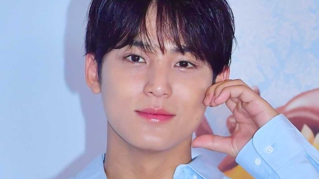 【PHOTO】SEVENTEEN ミンギュ、チョコレートバー「スニッカーズ」のイベントに出席