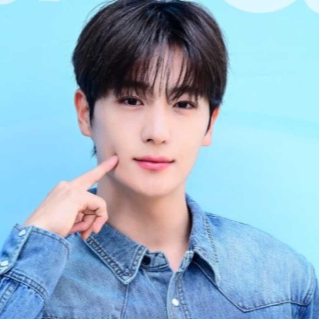 【PHOTO】THE BOYZ ヒョンジェ、ブランド「Anua」のイベントに出席