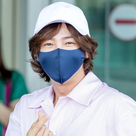 【PHOTO】チャン・グンソク、ファンミーティングのため日本へ出国…爽やかな指ハート