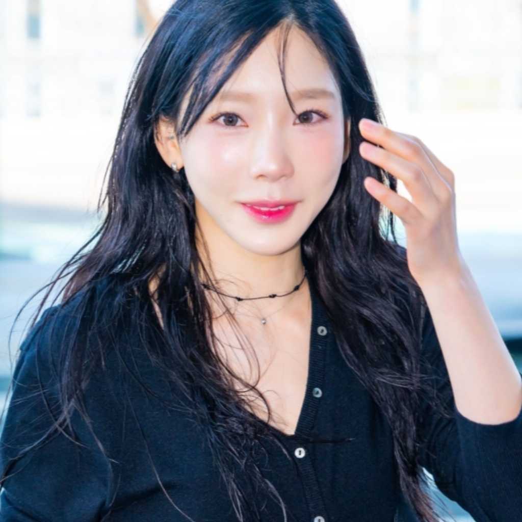 【PHOTO】少女時代 テヨン、ソロコンサートのためインドネシアへ出国…溢れる透明感