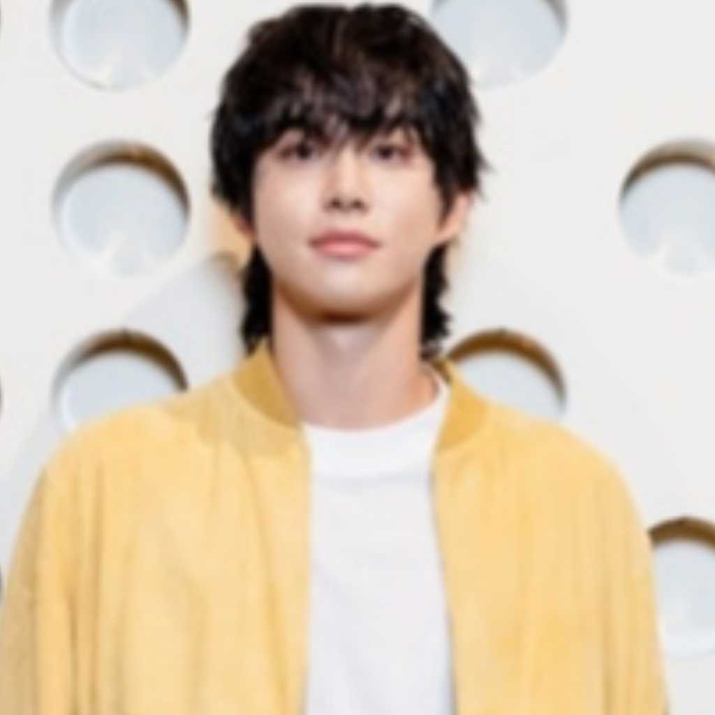 NCT ジョンウ＆ドヨン＆ジャニー、ファッションショーに登場！洗練されたスタイルを披露