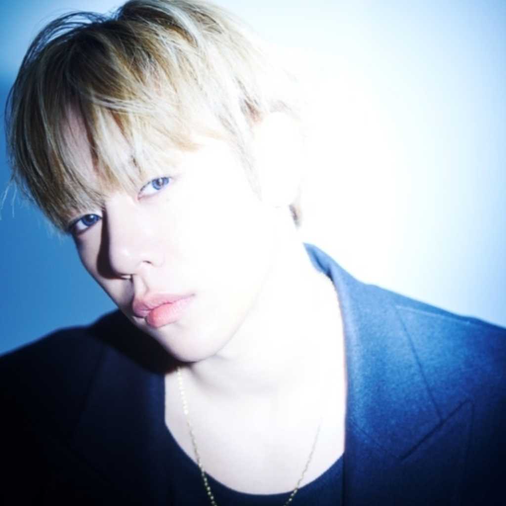 B․A․P出身デヒョン、3年間の空白を語る「心が痛むこともあったが…」