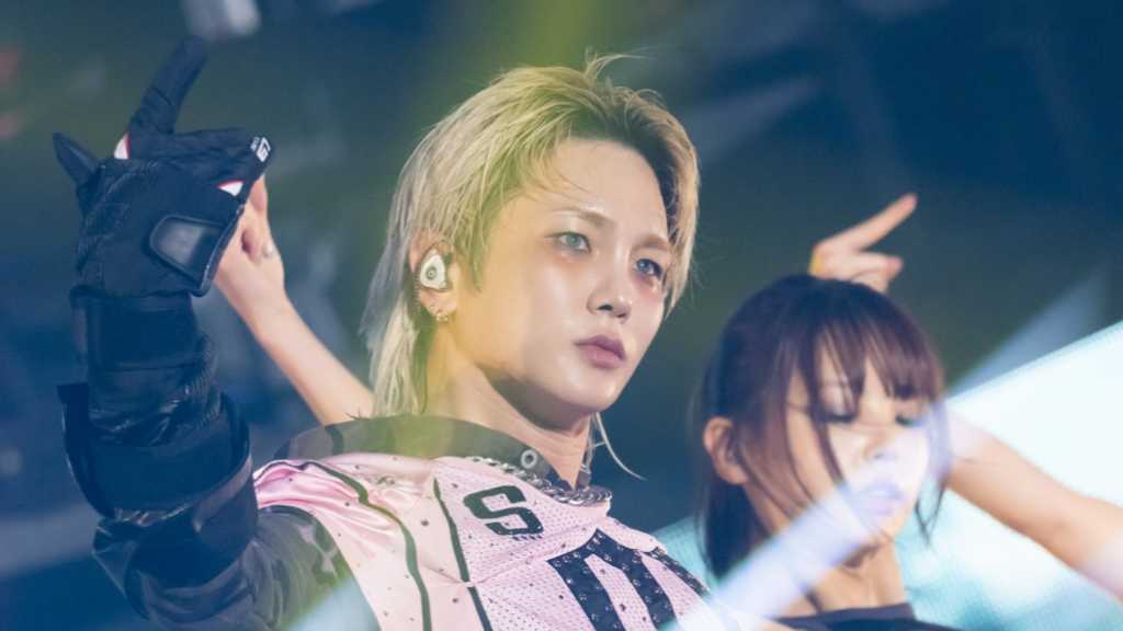 SHINee キー、日本でカリスマ性溢れるステージ披露!2026年に初のホールツアー開催をサプライズ発表