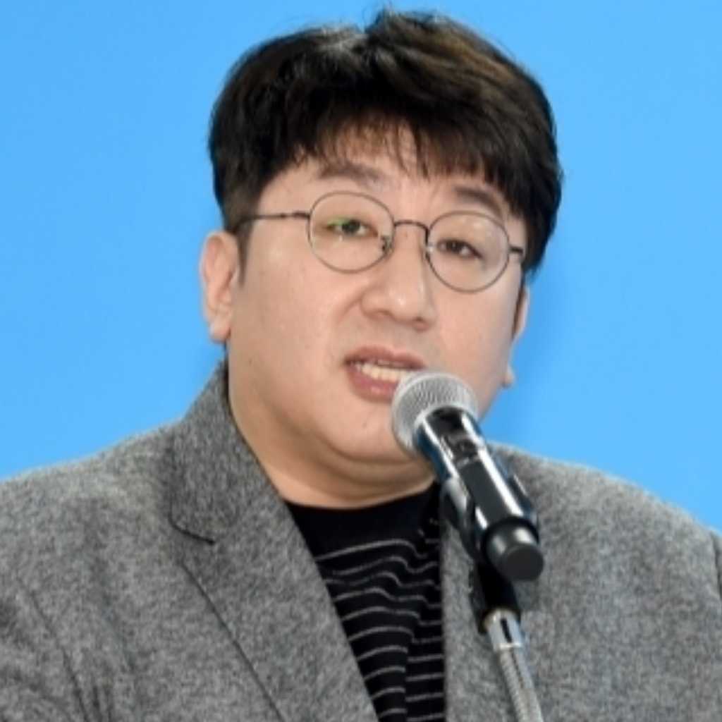 HYBE バン・シヒョク議長、2ヶ月間で5回の召喚調査を終了…不正取引の疑い