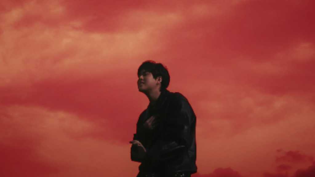 イ・ムジン、新曲「Bird On The Edge」MV公開…美しい映像にも注目