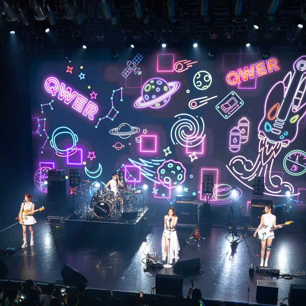 QWER、日本デビュー後初の来日公演が盛況裏に終了！今後の夢を明かす「オリコン1位が欲しい」
