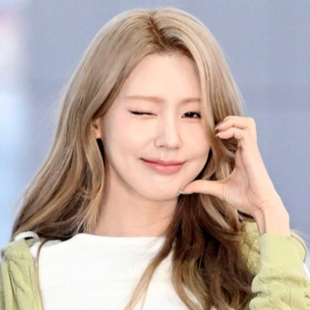 【PHOTO】i-dle ミヨン、海外スケジュールのため出国（動画あり）