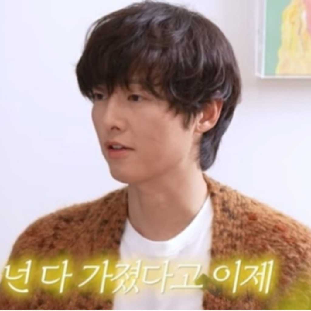ソン・ジュンギ、家族との幸せな日常を明かす「息子は韓国語で話してくれる」（動画あり）