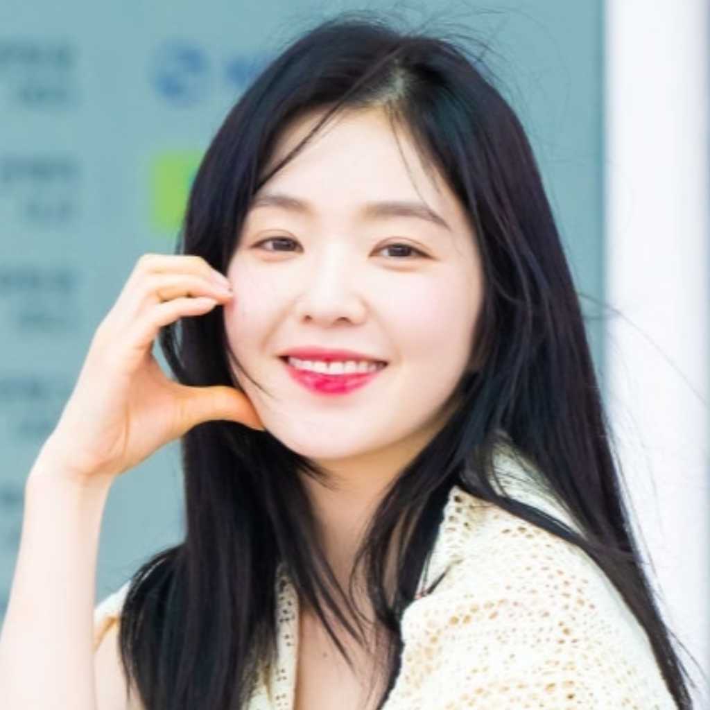 【PHOTO】Red Velvet アイリーン、海外スケジュールのためイギリスへ出国