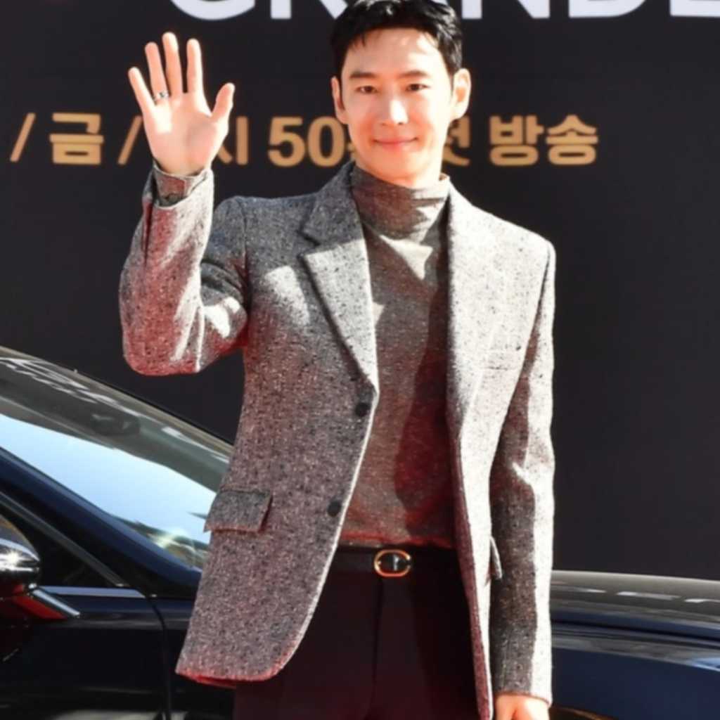 【PHOTO】イ・ジェフン&キム・ウィソンら、ドラマ「復讐代行人3~模範タクシー~」レッドカーペットイベントに出席(動画あり)