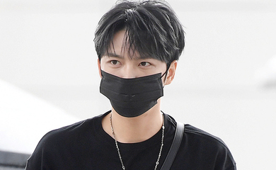 PHOTO】ジェジュン、アジアツアーのためマカオへ出国…個性溢れる空港