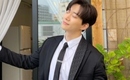 2PM ジュノ、黒のスーツ姿を公開…彫刻のような顔立ちで抜群のビジュアル