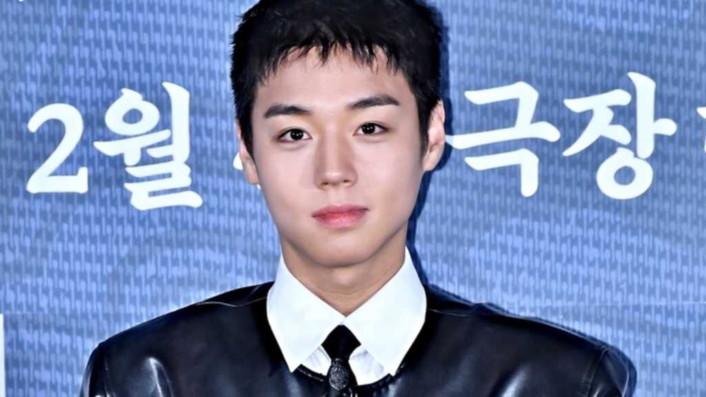 Wanna One出身パク・ジフン、マネージャーの治療費を全額負担…美談が話題に